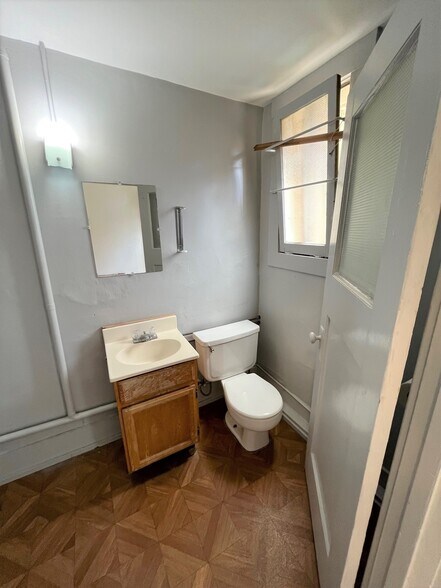 More Photos Of 5025-5031 Geary Blvd, San Francisco Storefront Retail Residential For Lease