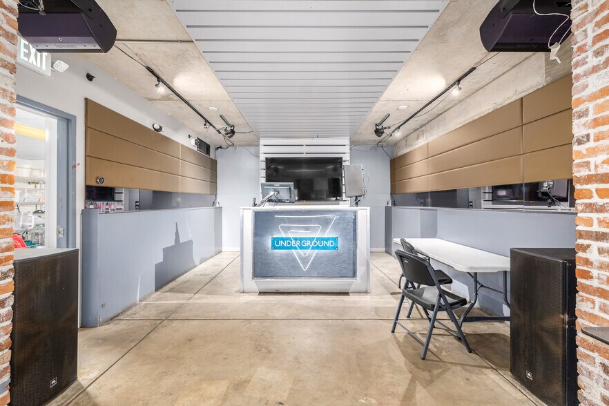 More Photos Of 2036-2046 Broadway, Denver Restaurant For Sale