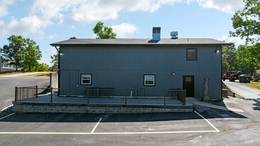 More Photos Of 2079 State Road Y, Linn Creek Restaurant For Sale