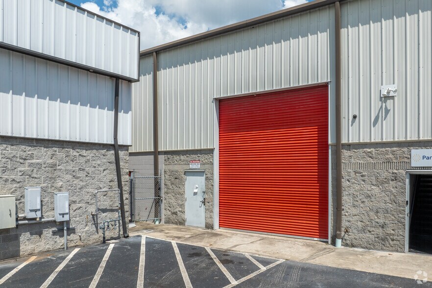 More Photos Of 4507 36th St, Orlando Service For Lease