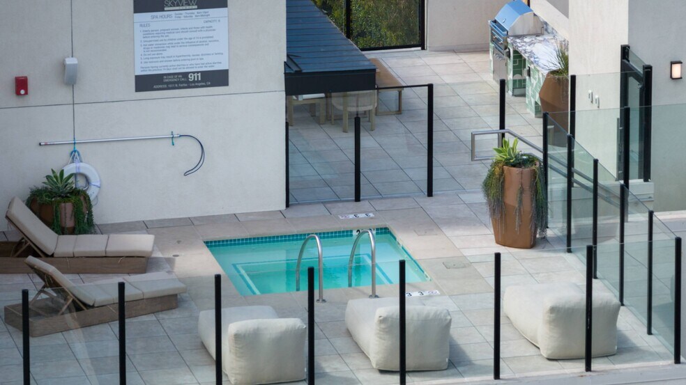 More Photos Of 1511 N Fairfax Ave, Los Angeles Apartments For Lease
