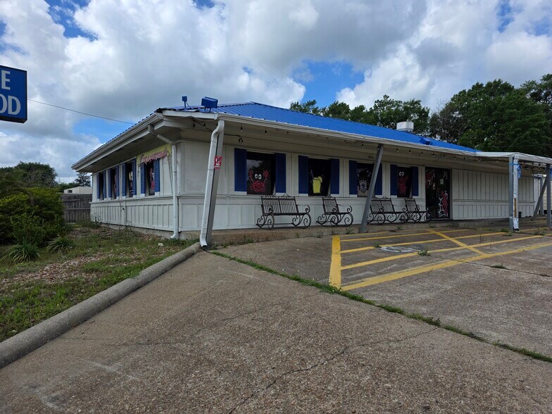 More Photos Of 720 Highway 96 S, Silsbee Restaurant For Sale