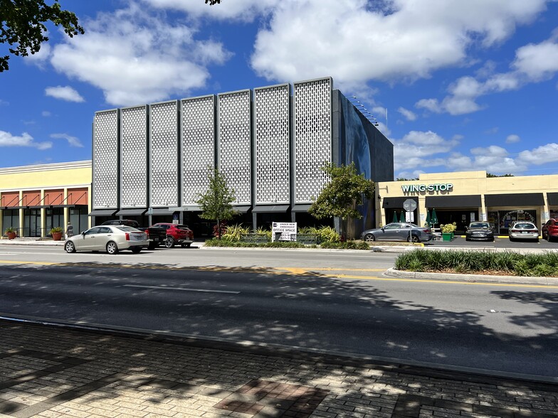 Primary Photo Of 915 NE 125th St, Miami Medical For Lease