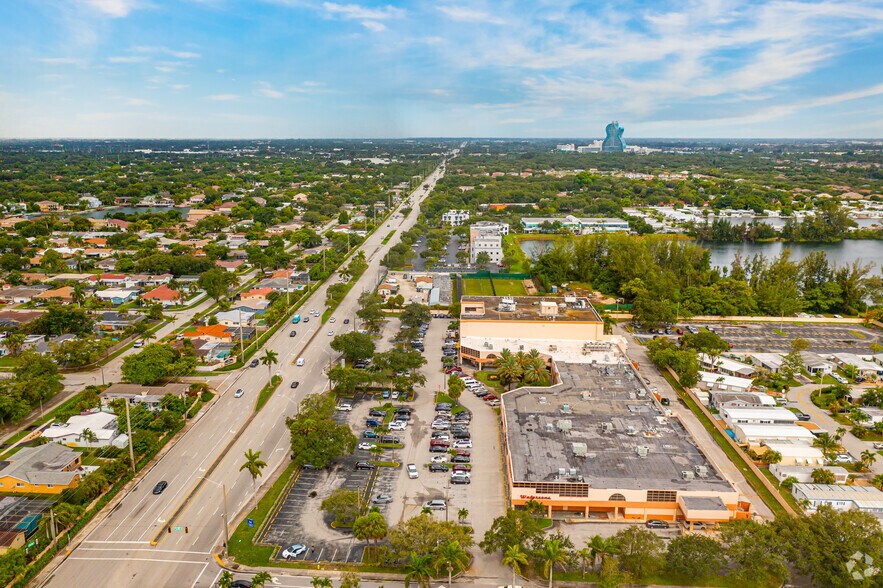 More Photos Of 2855-2921 Stirling Rd, Hollywood Unknown For Lease