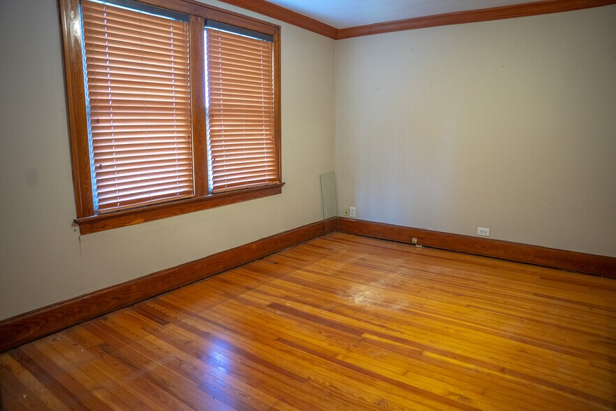 More Photos Of 3617 Alexandria Pike, Cold Spring Loft Creative Space For Sale