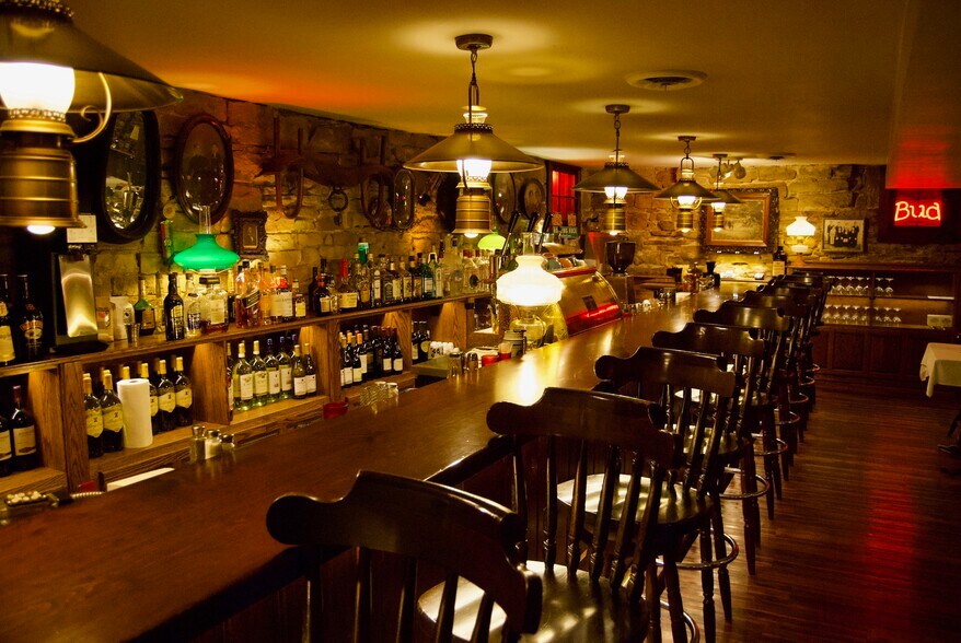 More Photos Of 690-692 State Route 66, Leechburg General Retail For Sale