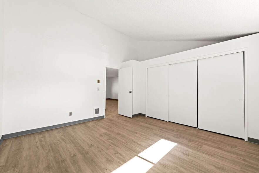 More Photos Of 14623 NE Coast Pine Ct, Vancouver Apartments For Sale