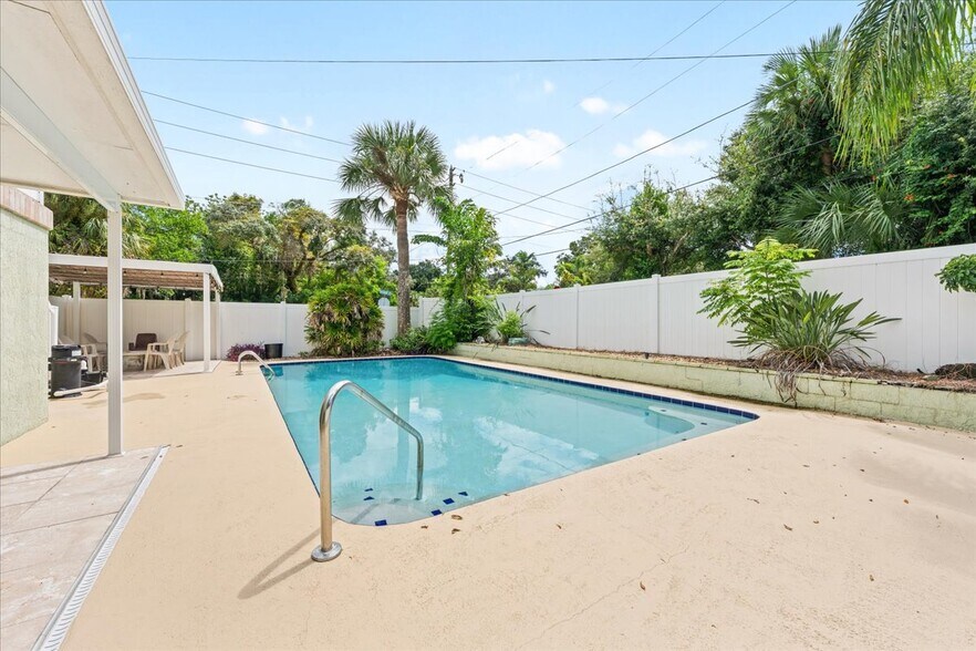 More Photos Of 5812 Missouri Ave, New Port Richey Flex For Sale