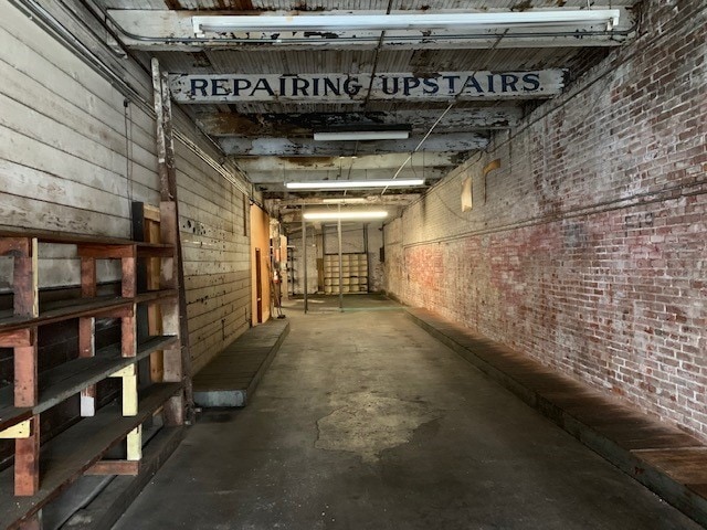 More Photos Of 1000-1010 E Burnside St, Portland Storefront For Sale