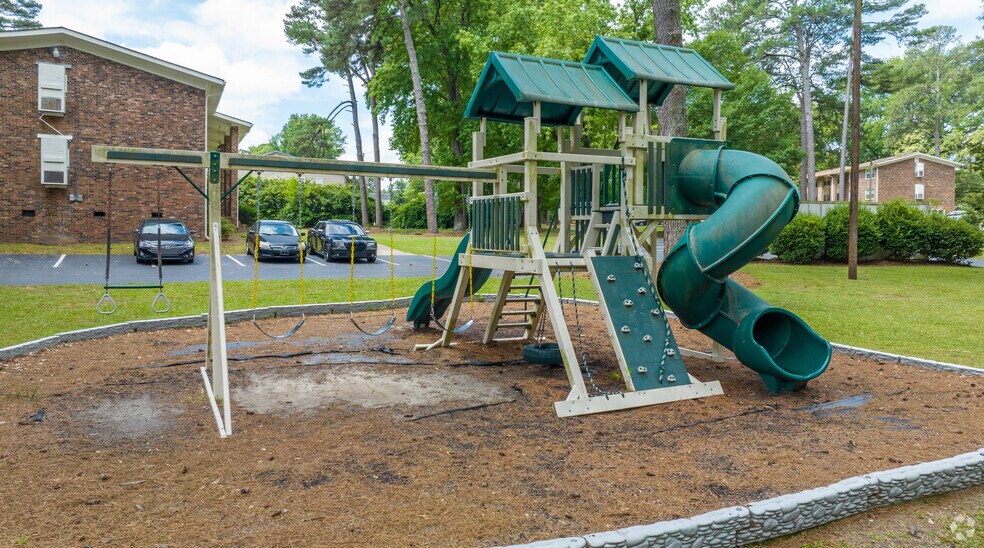 More Photos Of 2109 Elvira St, Fayetteville Apartments For Sale