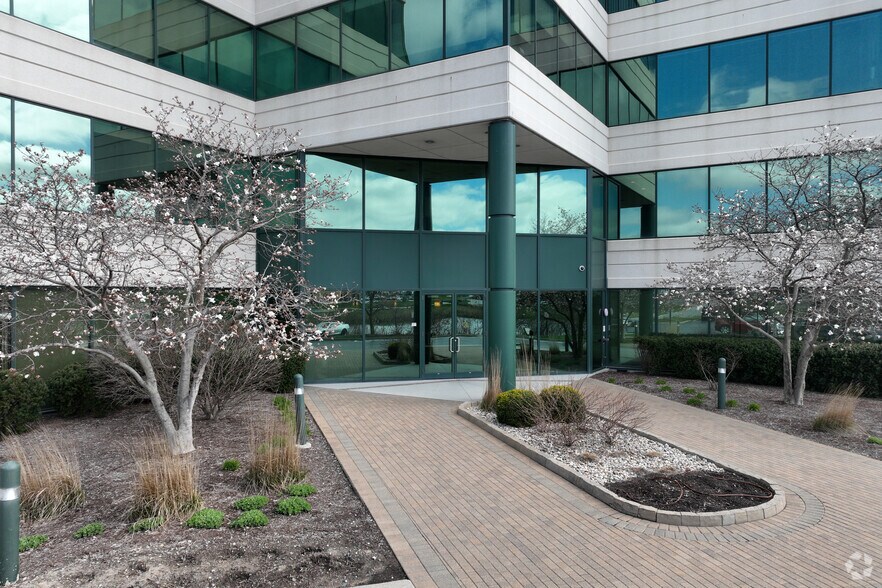 More Photos Of 707 E 80th Pl, Merrillville Business Park For Lease