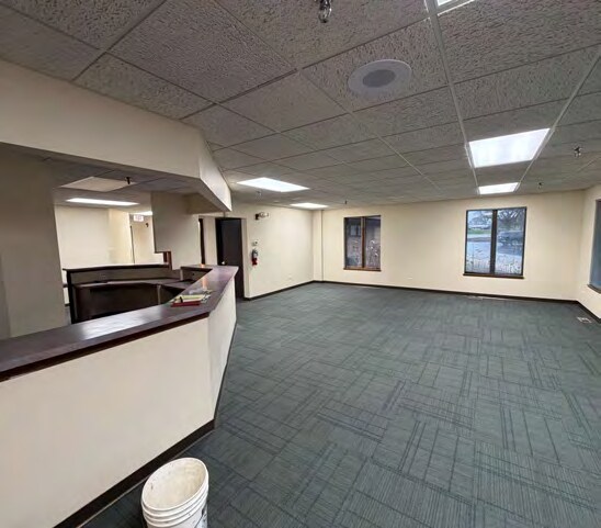 More Photos Of 511-515 Thornhill Dr, Carol Stream Medical For Sale