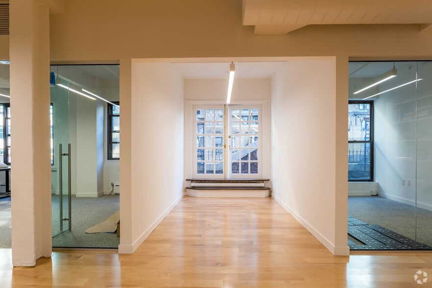 More Photos Of 120 E 56th St, New York Office For Lease