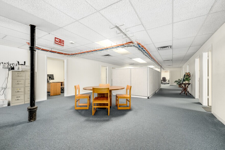 More Photos Of 902 E New Haven Ave, Melbourne Coworking Space