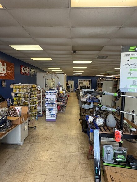 More Photos Of 1290 W Main St, Wilmington Auto Repair For Sale