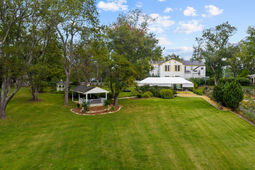 More Photos Of 675 Zachary Taylor Hwy, Flint Hill Hospitality For Sale