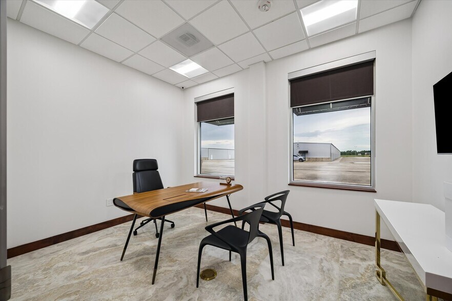 More Photos Of 12890C S Highway 6, Sugar Land Specialty For Sale