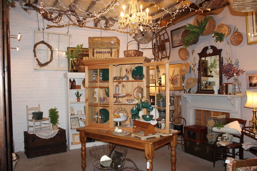 More Photos Of 120 Raleigh St, Fuquay-Varina Storefront For Sale