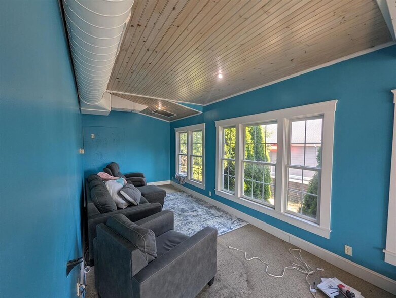 More Photos Of 198 Washington St, Claremont Office For Sale