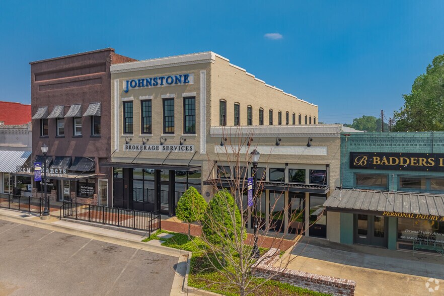 More Photos Of 117 San Augustine St, Center Office For Sale