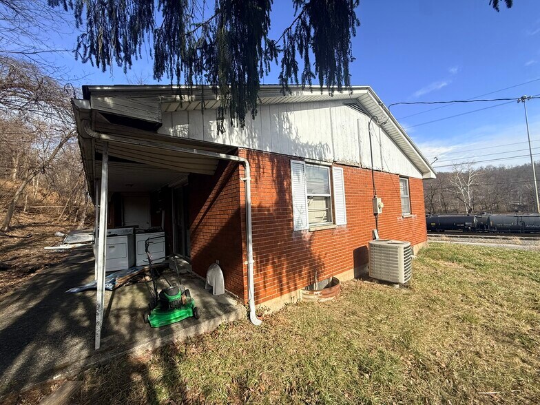 More Photos Of 13125 Old US Route 23, Catlettsburg Industrial For Sale