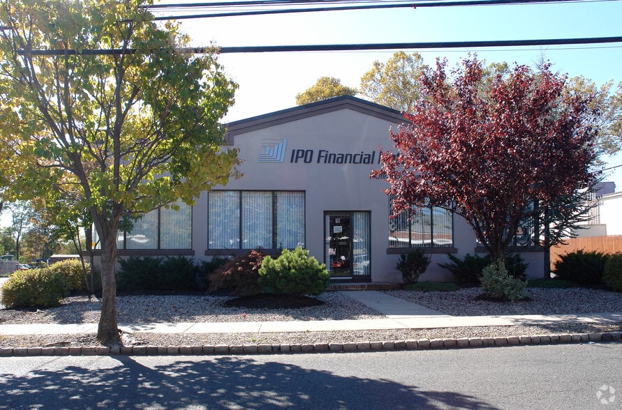 More Photos Of 10 E Willow St, Millburn Office For Lease