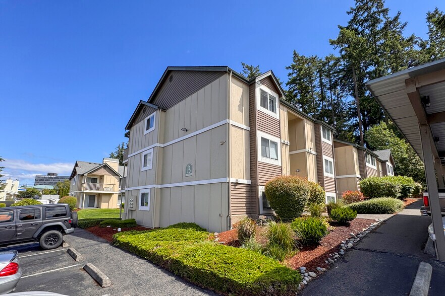 More Photos Of 9896 Enterprise Ln NW, Silverdale Apartments For Sale
