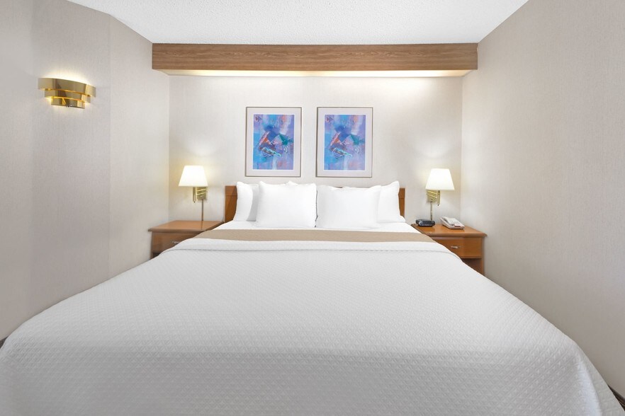 More Photos Of 405 E Pancake Blvd, Liberal Hotel For Sale