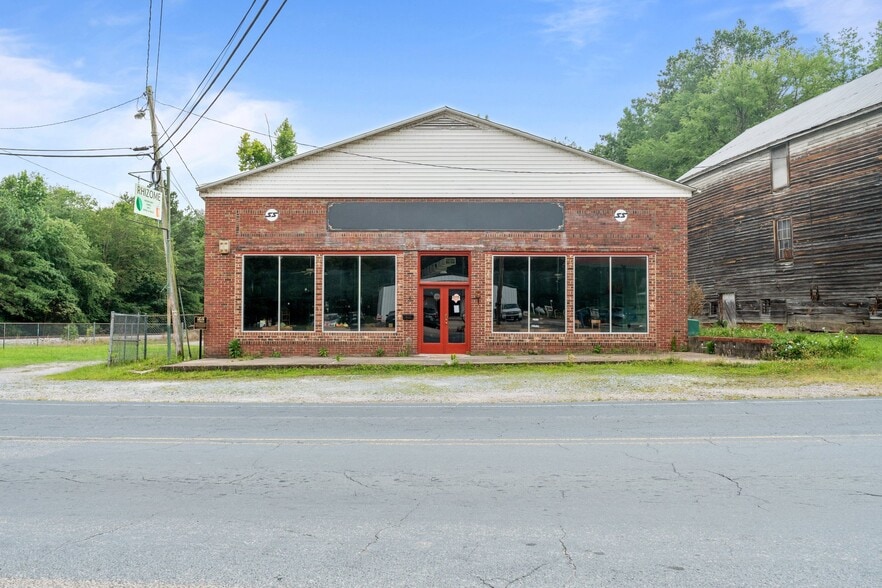 Primary Photo Of 403 Carthage St, Cameron General Retail For Sale