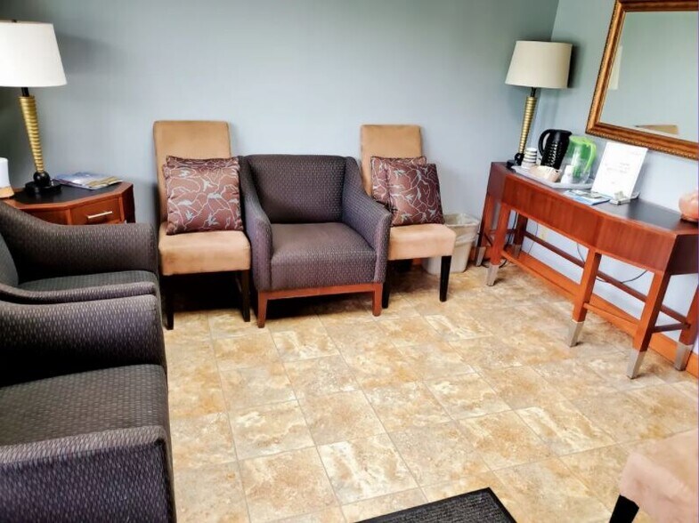 More Photos Of 7211 W 98th Ter, Overland Park Office For Lease