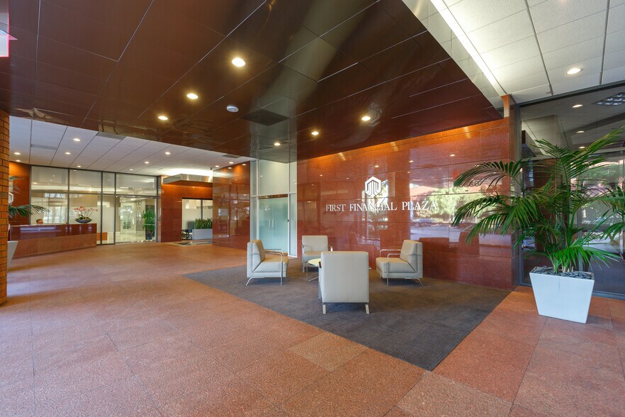 More Photos Of 16830 Ventura Blvd, Encino Office For Lease