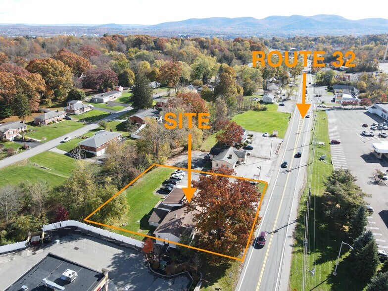 More Photos Of 56 N Plank Rd, Newburgh Freestanding For Sale