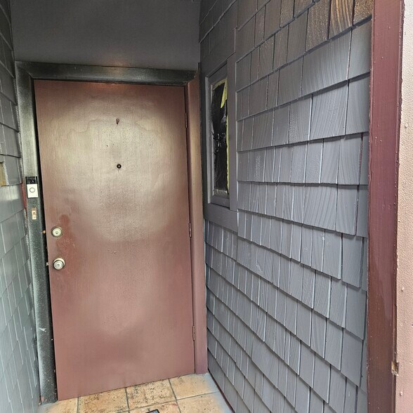 More Photos Of 155 N Elm St, Kalama Storefront Retail Residential For Sale