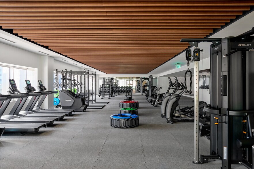 More Photos Of 401 N Ervay St, Dallas Office Residential For Lease