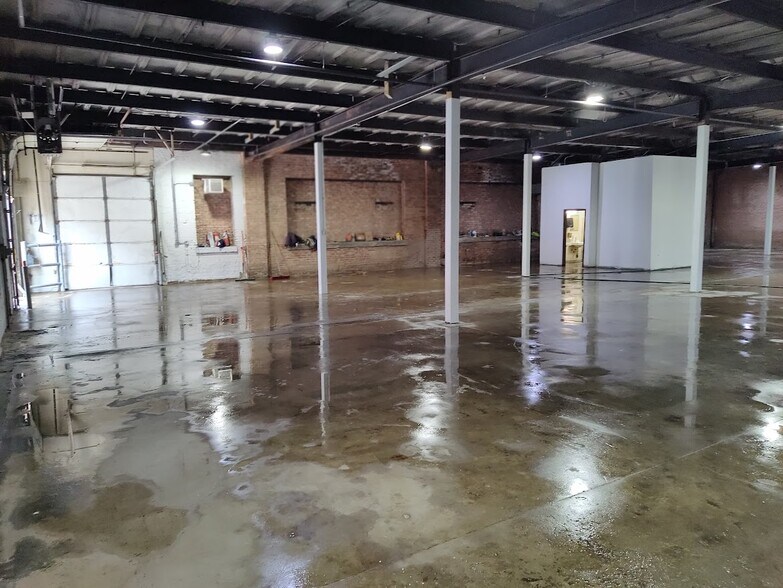 More Photos Of 822 W Exchange Ave, Chicago Warehouse For Lease