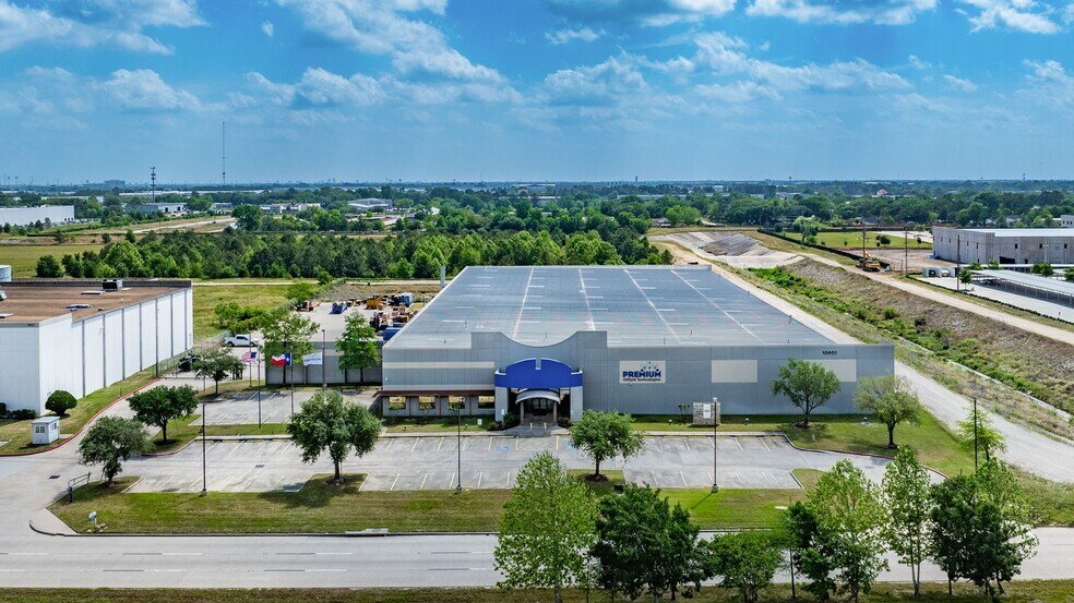 Primary Photo Of 10600 W Sam Houston Pky N, Houston Warehouse For Lease