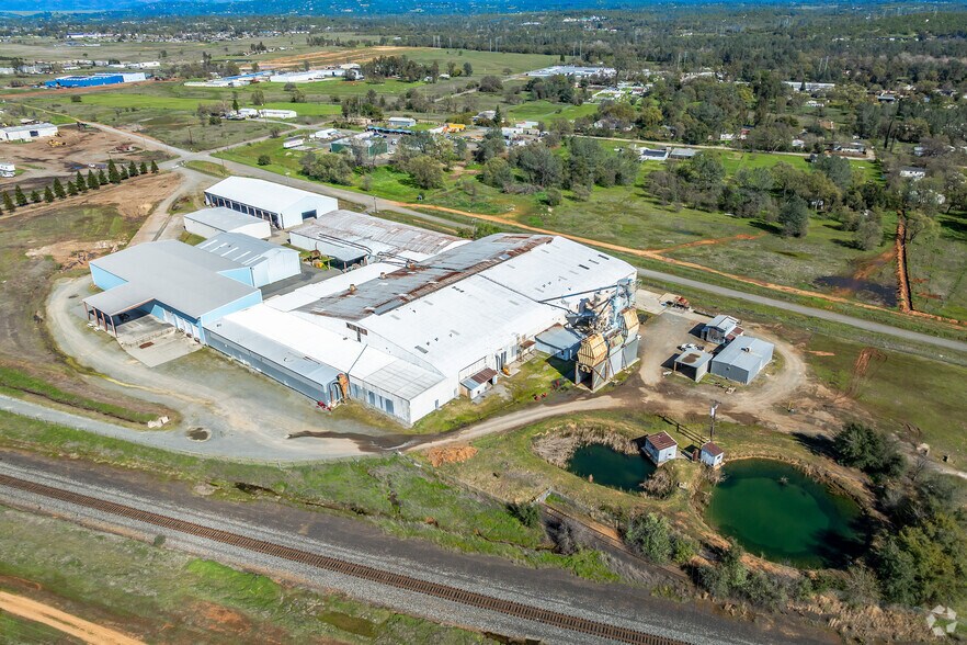 More Photos Of 1980 Kusel Rd, Oroville Manufacturing For Lease