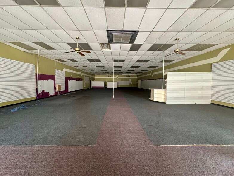 More Photos Of 212 S Main St, Laurinburg Storefront For Sale