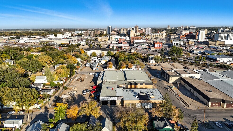 More Photos Of 324 24th St W, Saskatoon Office For Sale