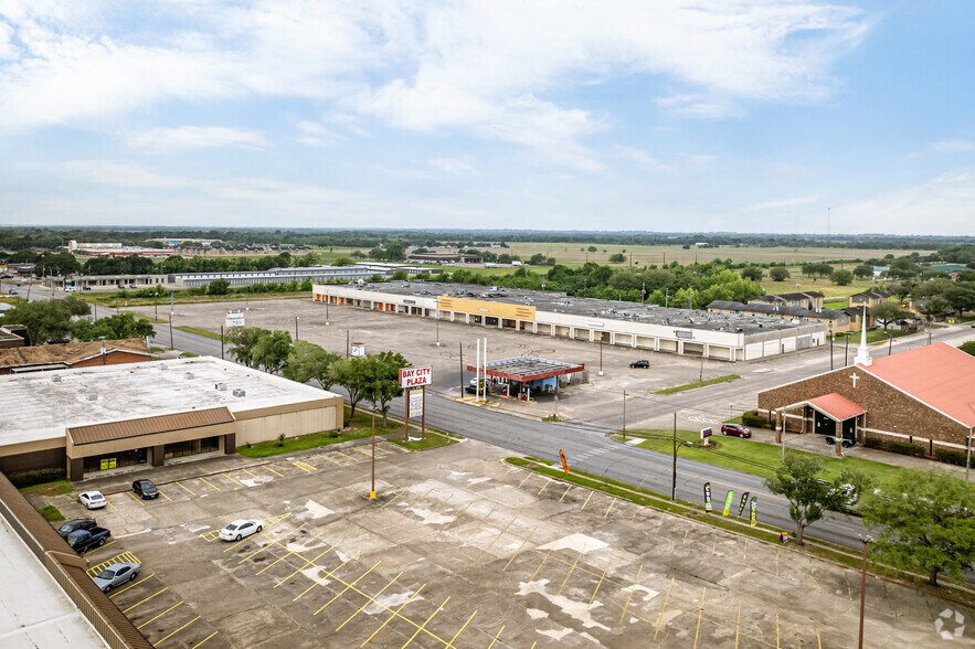 More Photos Of 3500 Avenue F, Bay City Storefront For Sale