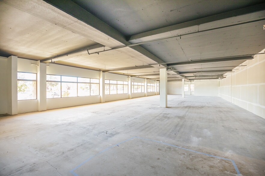 More Photos Of 7919 Folsom Blvd, Sacramento Office For Lease