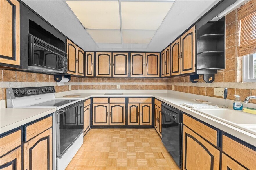 More Photos Of 5812 Missouri Ave, New Port Richey Flex For Sale