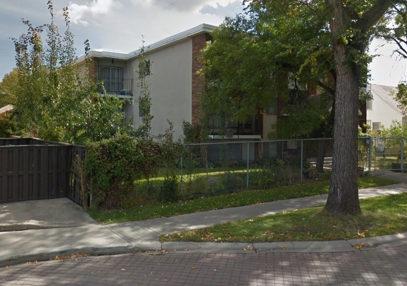 Primary Photo Of 11729 90 NW St, Edmonton Apartments For Sale