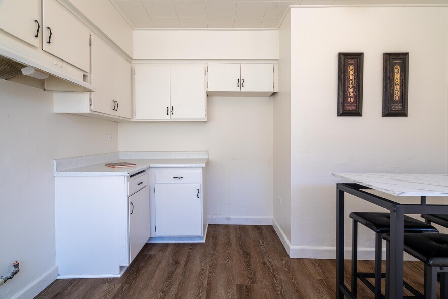 More Photos Of 4832 York Blvd, Los Angeles Office For Sale