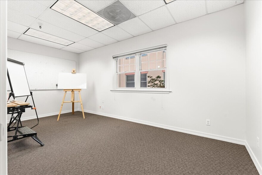 More Photos Of 2052 Prospector Ave, Park City Storefront Retail Office For Lease