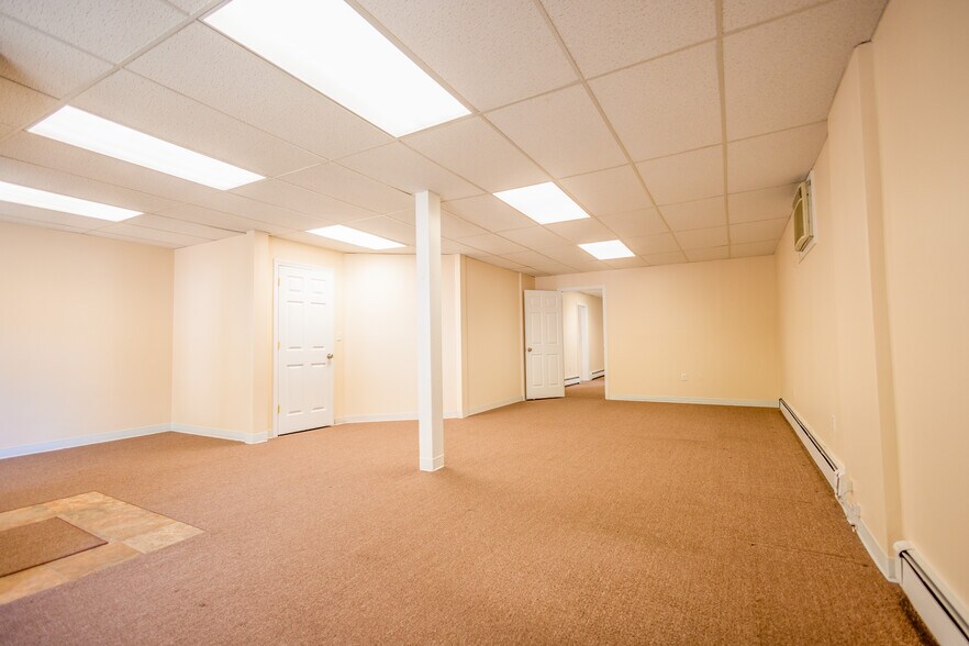 More Photos Of 33 Union St, East Walpole Storefront Retail Residential For Lease