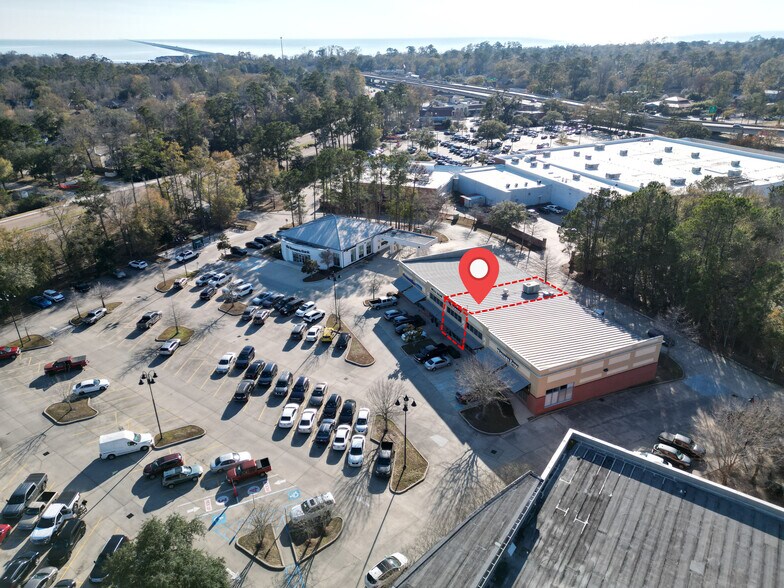 More Photos Of 3471 E Causeway Approach, Mandeville General Retail For Lease