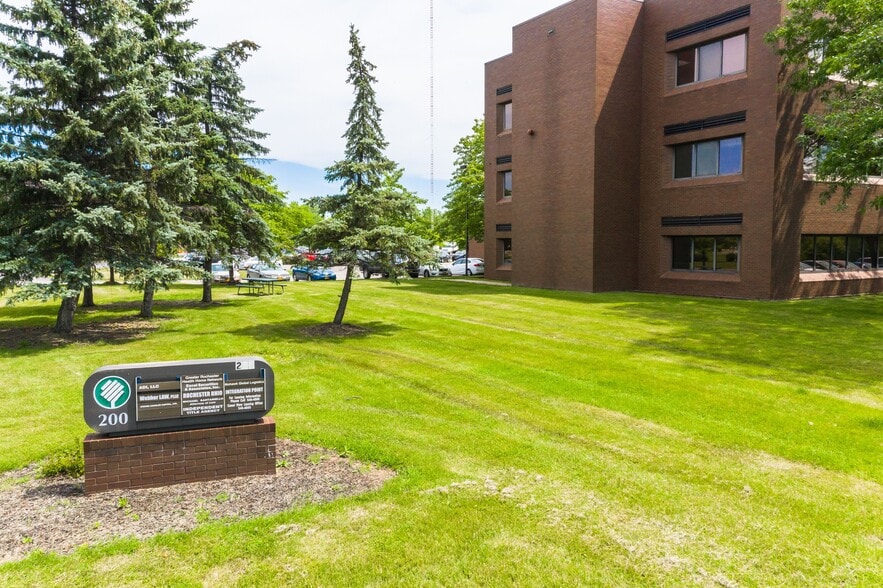 More Photos Of 200 Canal View Blvd, Rochester Office For Lease