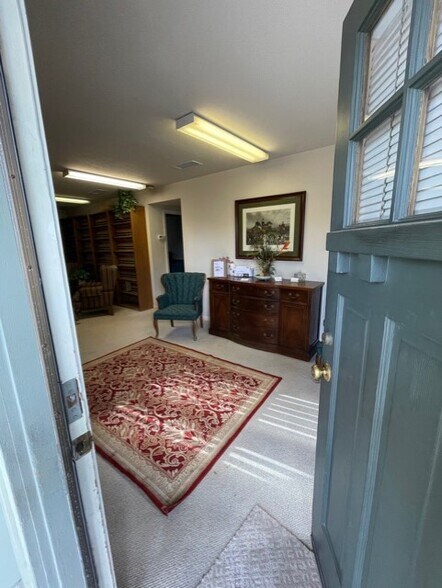 More Photos Of 714 N Spurgeon St, Santa Ana Office For Lease