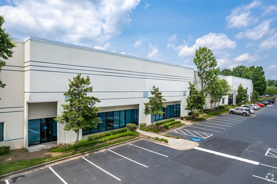 More Photos Of 255 Satellite Blvd, Suwanee Warehouse For Lease